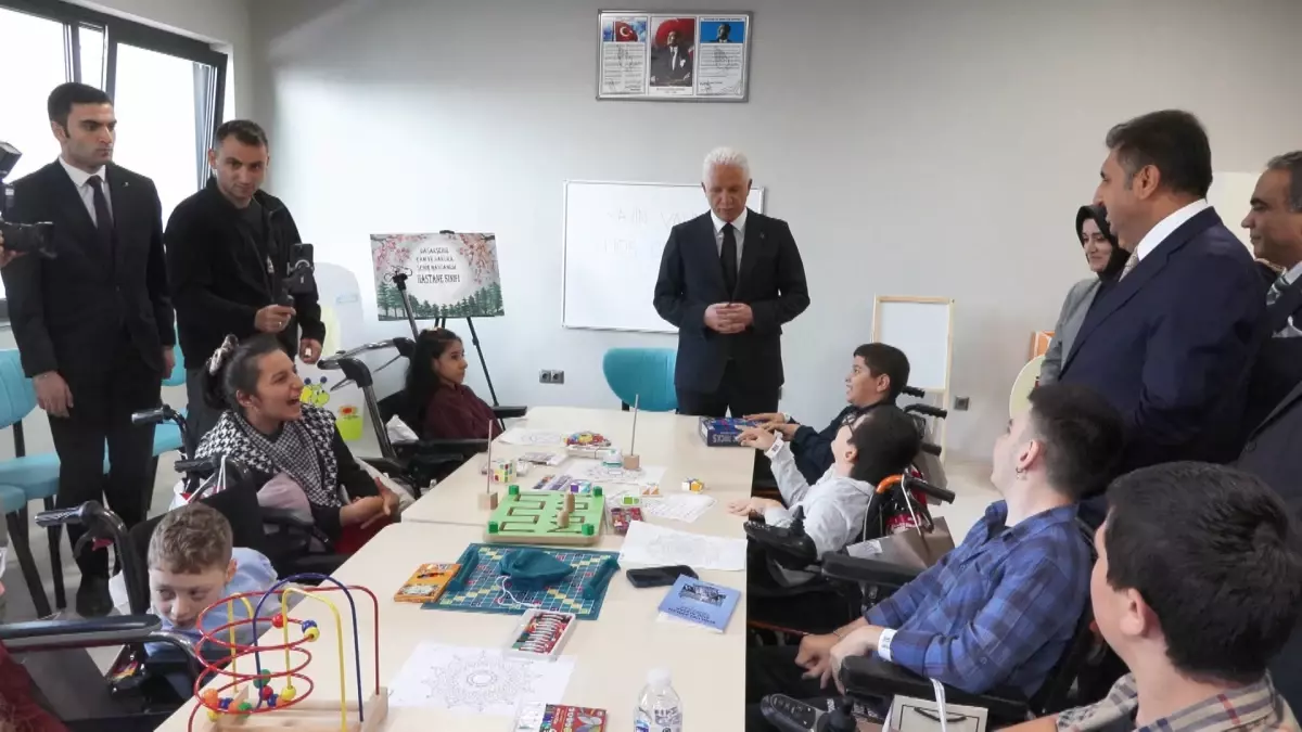 Başakşehir Çam ve Sakura Hastanesi’nde Hastane Sınıfı Açıldı: Vali Davut Gül’ün Katkılı Etkinlik