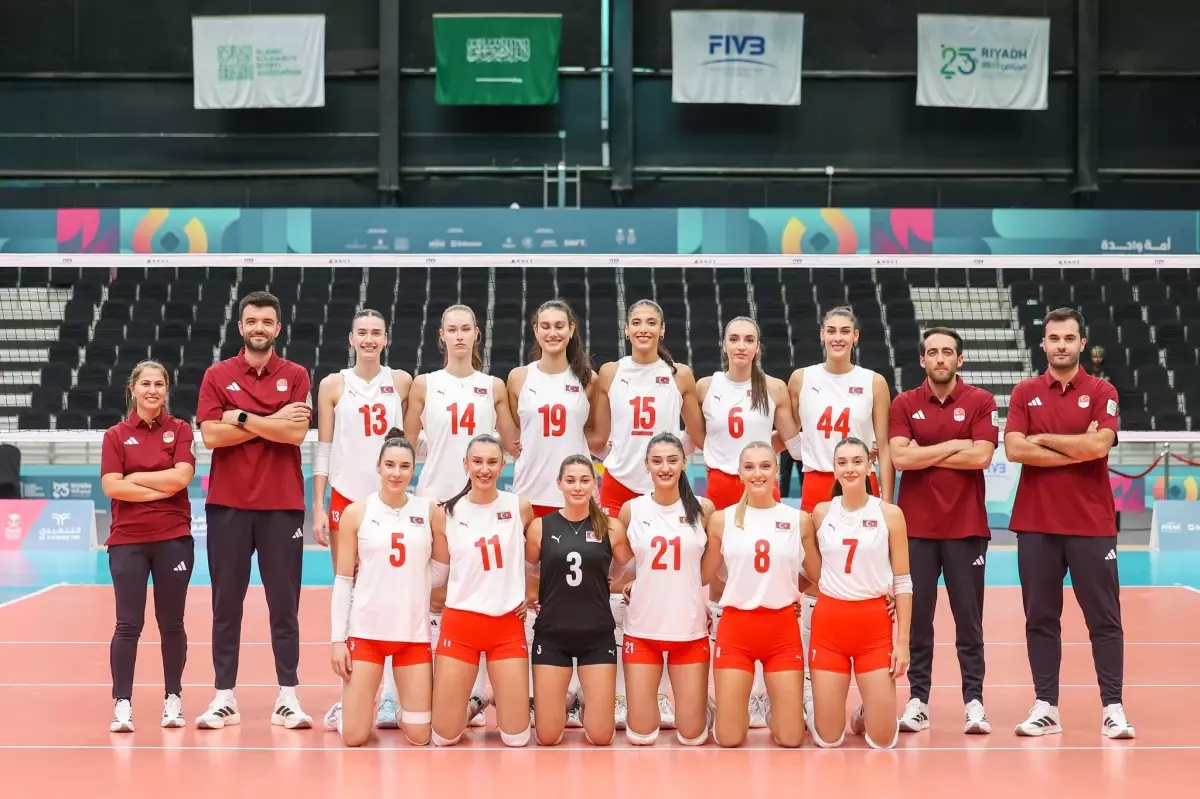 A Milli Kadın Voleybol Takımı İran’ı 3-0 Mağlup Etti!