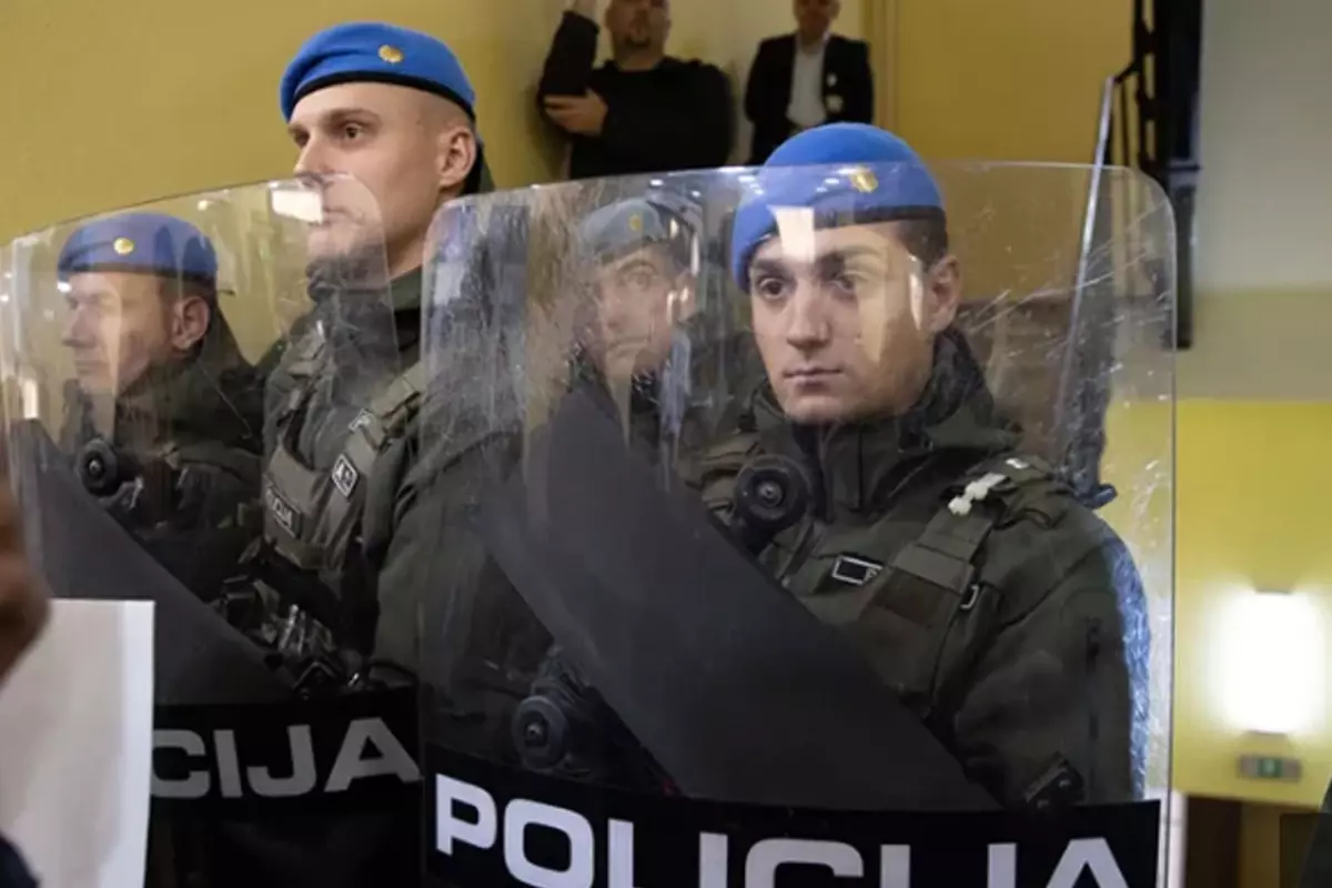 Dev karşılaşma öncesi protesto alev aldı: Maç iptal et!