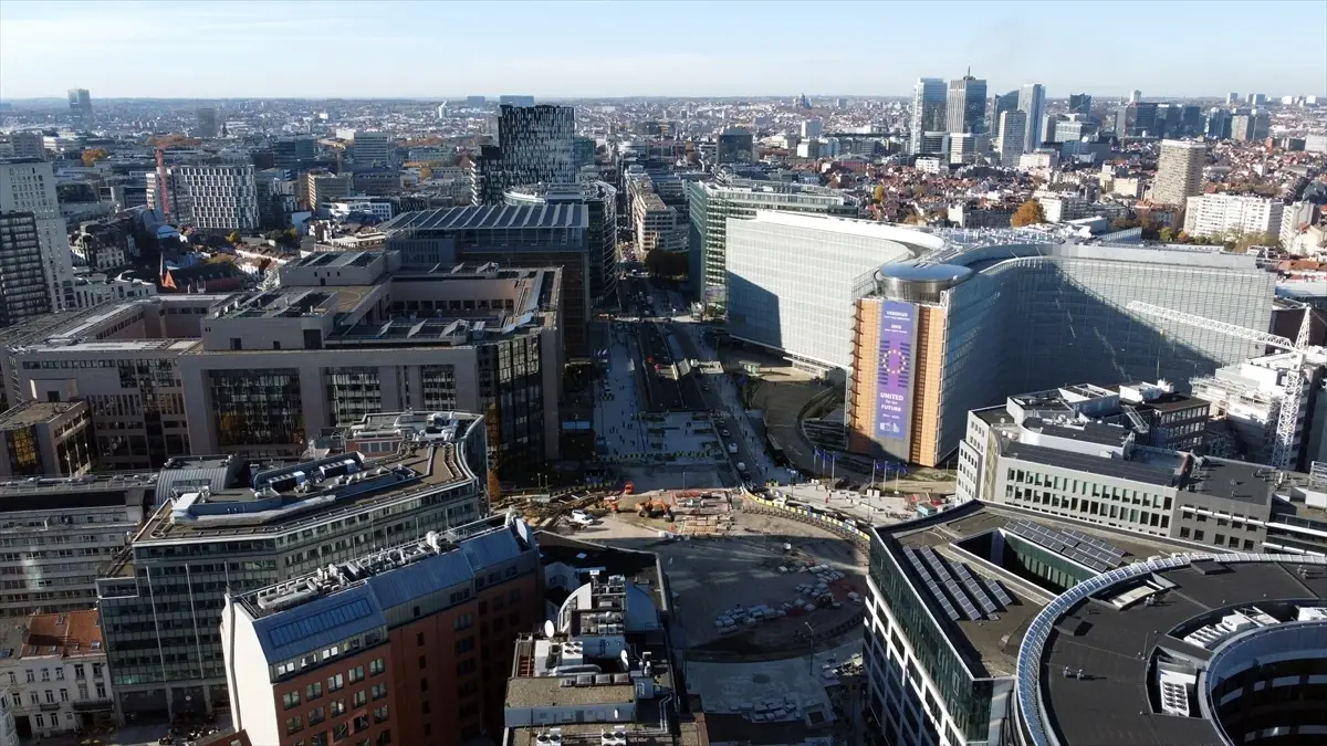 Brüksel’de Schuman Meydanı Projesi Krizde