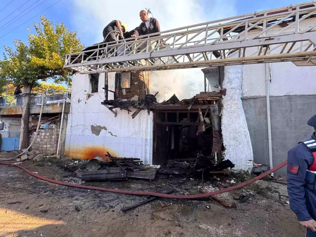 Yeşilova’da Yangında Yaşlı Çift Hayatını Kaybetti