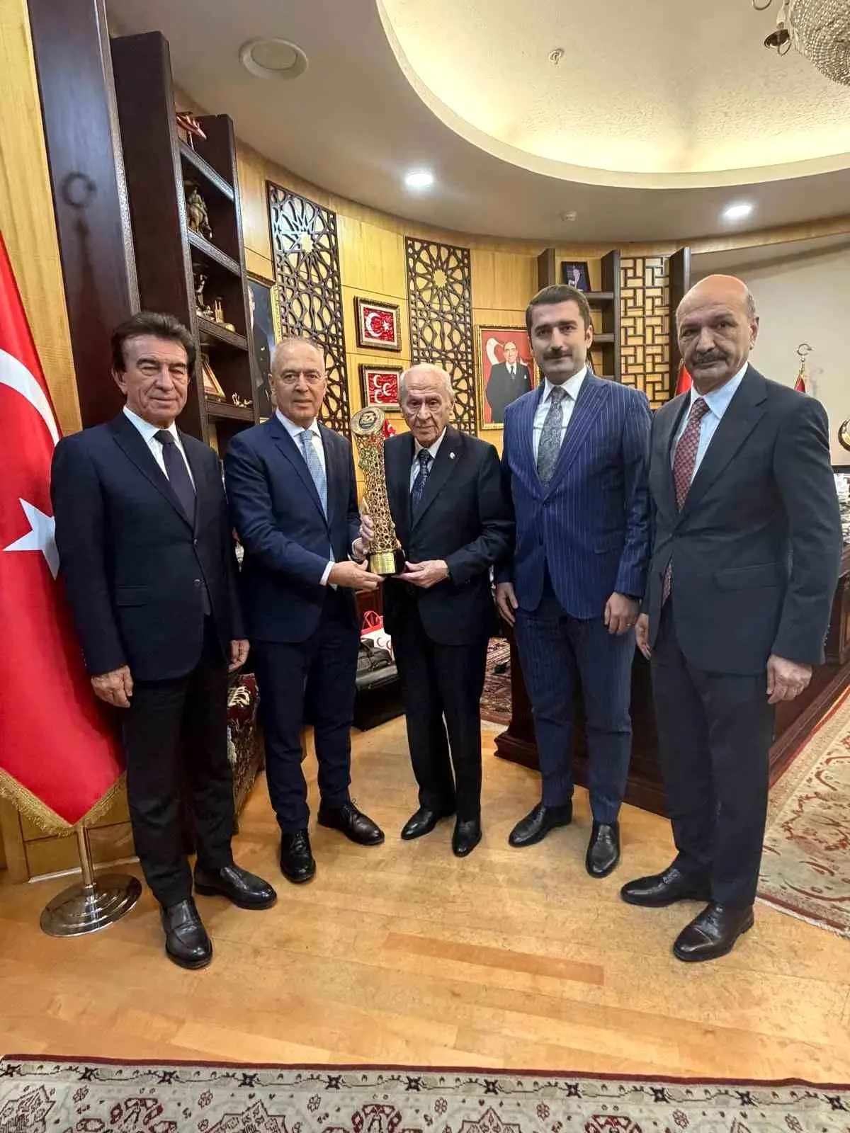 Bahçeli, Bisiklet Sporuna Destek Verdi – Şampiyonluk Kupası Takdimi ve Gelecek Planları