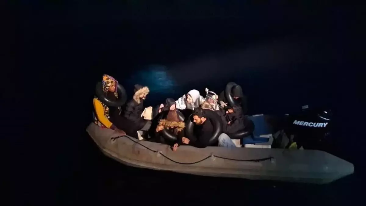 Kuşadası’nda 8 Düzensiz Göçmen Kurtarıldı