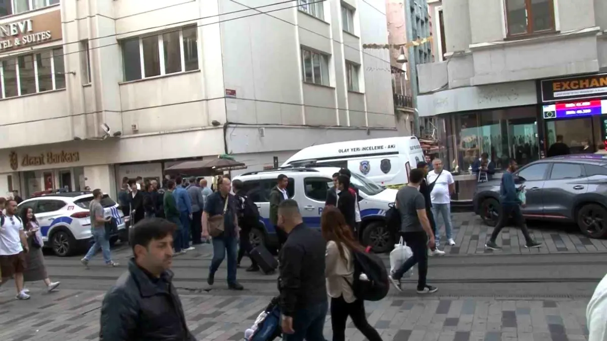 İstiklal Caddesi’nde Silahlı Kavga: İki Esnaf Yaralandı