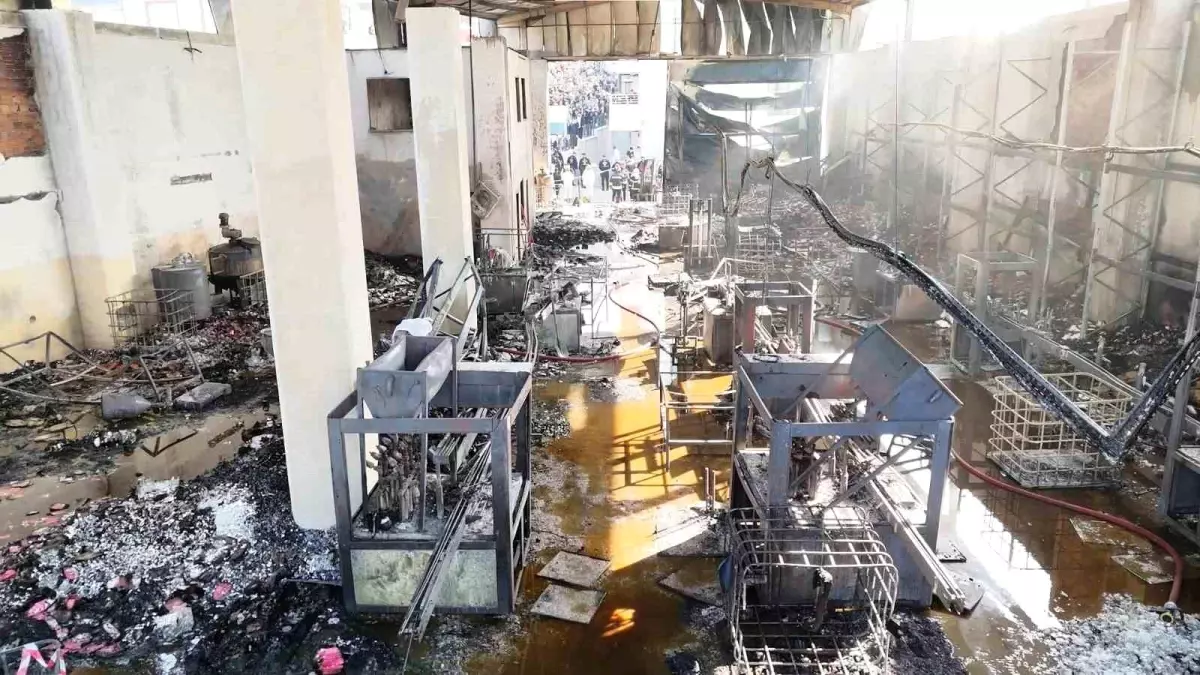 Dilovası’nda Parfüm Dolum Tesisinde Çığır Açan Yangın: 6 Ölü, 5 Yaralı
