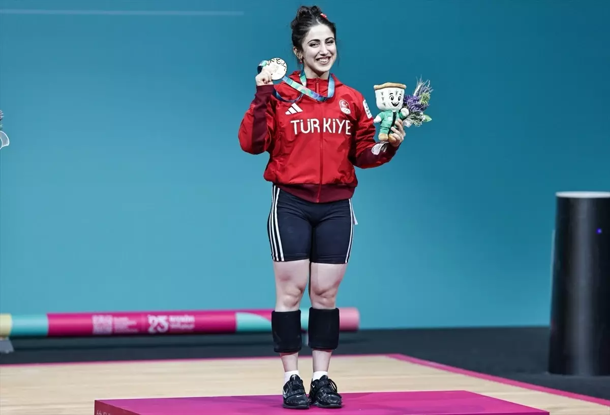 Gamze Altun, İslami Dayanışma Oyunları’nda 3 Altın Madalya Kazandı