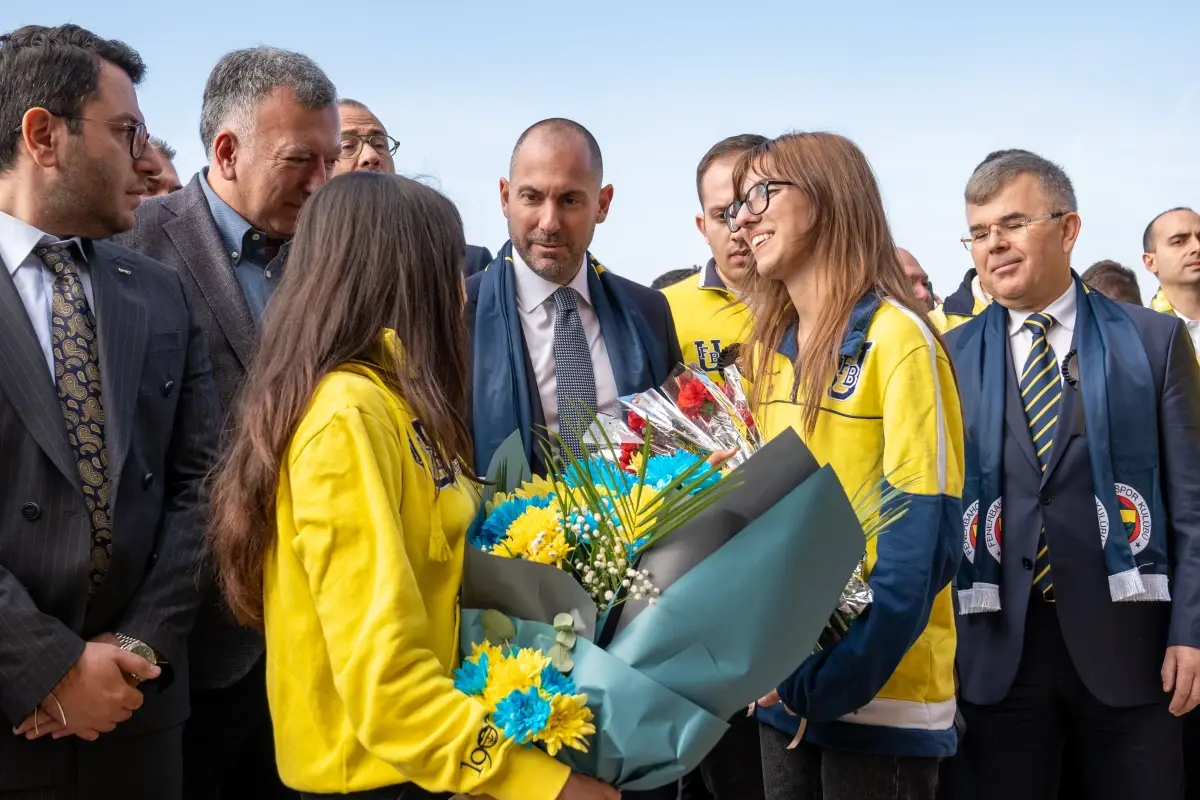 Atatürk’ün 87. Yıldönümünde 4.500 Öğrenci ve 1907 Fenerbahçe Derneği Anıtkabir’e Yoğun Katılımı