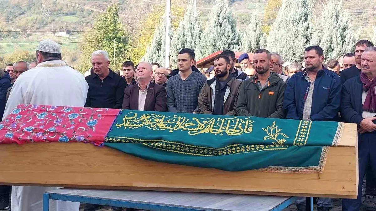 Minik Eslem Son Yolculuğuna Uğurlandı