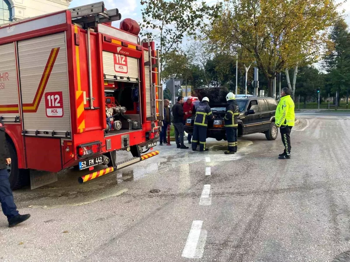 Ordu’da Seyir Halindeki Otomobilde Yangın Çıktı