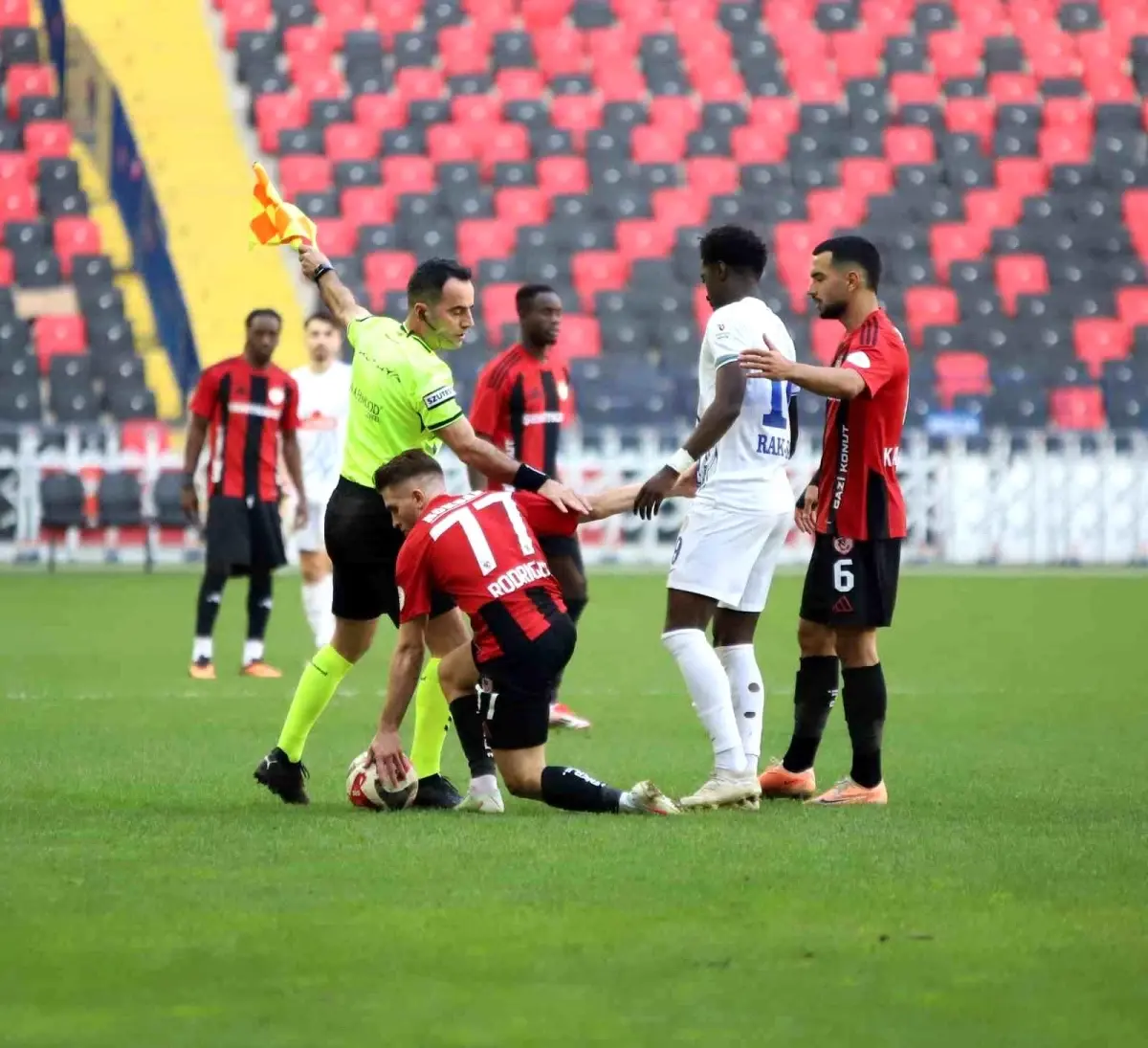 Gaziantep FK ile Rizespor 2-2 Berabere Kaldı: Heyecan Dolu 12. Hafta Mücadelesi