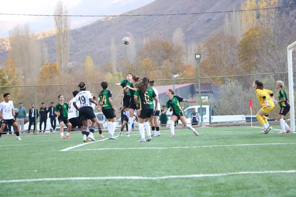 Yüksekova Spor Kadın Futbol Takımı Ünye’yi 2-0 Mağlup Ederek Puanını 12’ye Çıkardı