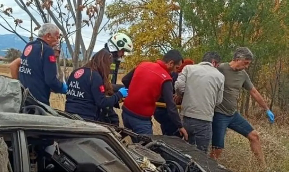 Denizli’de Şok Kaza: Direksiyon Hakimiyeti Kaybeden Kadın Sürücü Ağır Yaralı