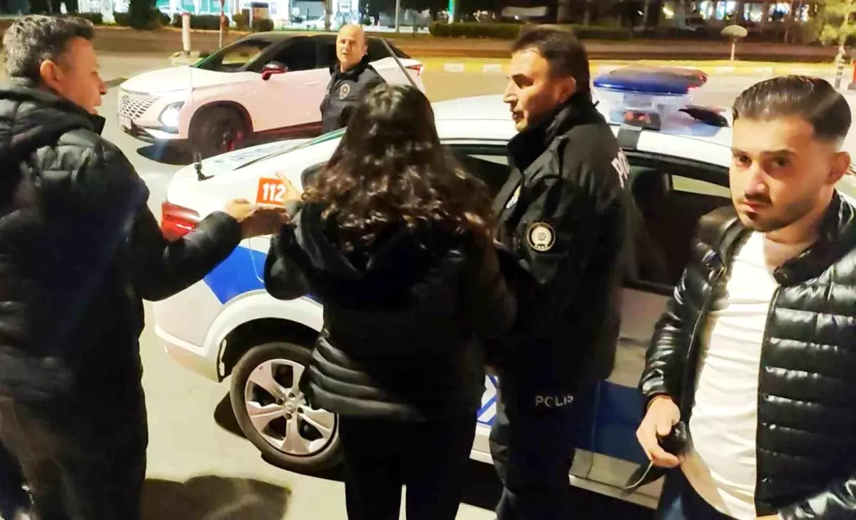 Aksaray’da Avukat Kadın Anne ve Babası Tarafından Taksi Durağında Kilitlenerek Alıkonuldu