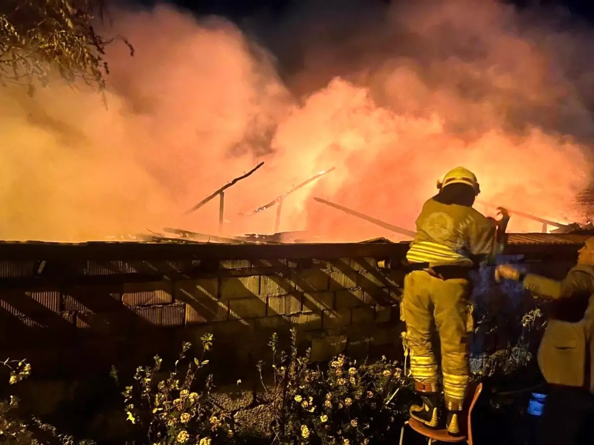 Manisa’da Yangın: Bir Ev Kullanılamaz Hale Geldi