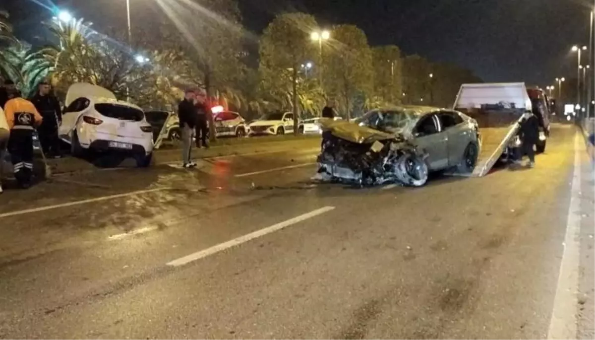 Kartal’da Şiddetli Trafik Kazası: 5 Yaralı ve Trafik Uzun Süre Kapalı