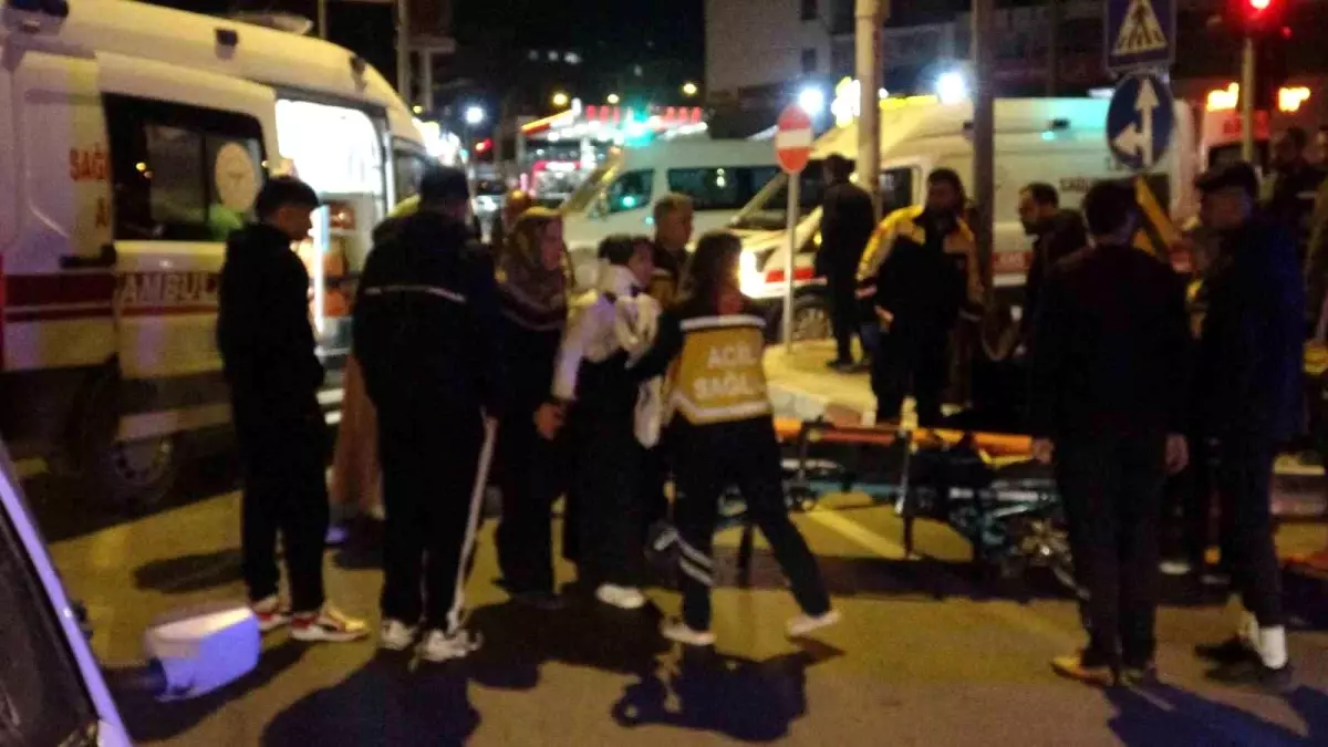 Malatya’da Çarpışan İki Araçta 3 Yaralı; Tofaş Sürücüsü Kaçtı!