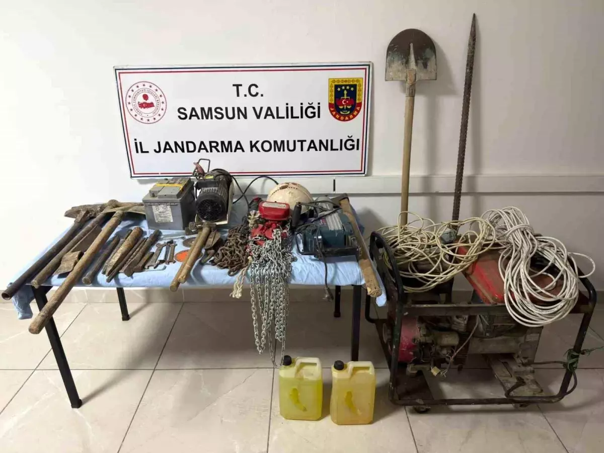 Define Ararken Suçüstü Yakalandılar