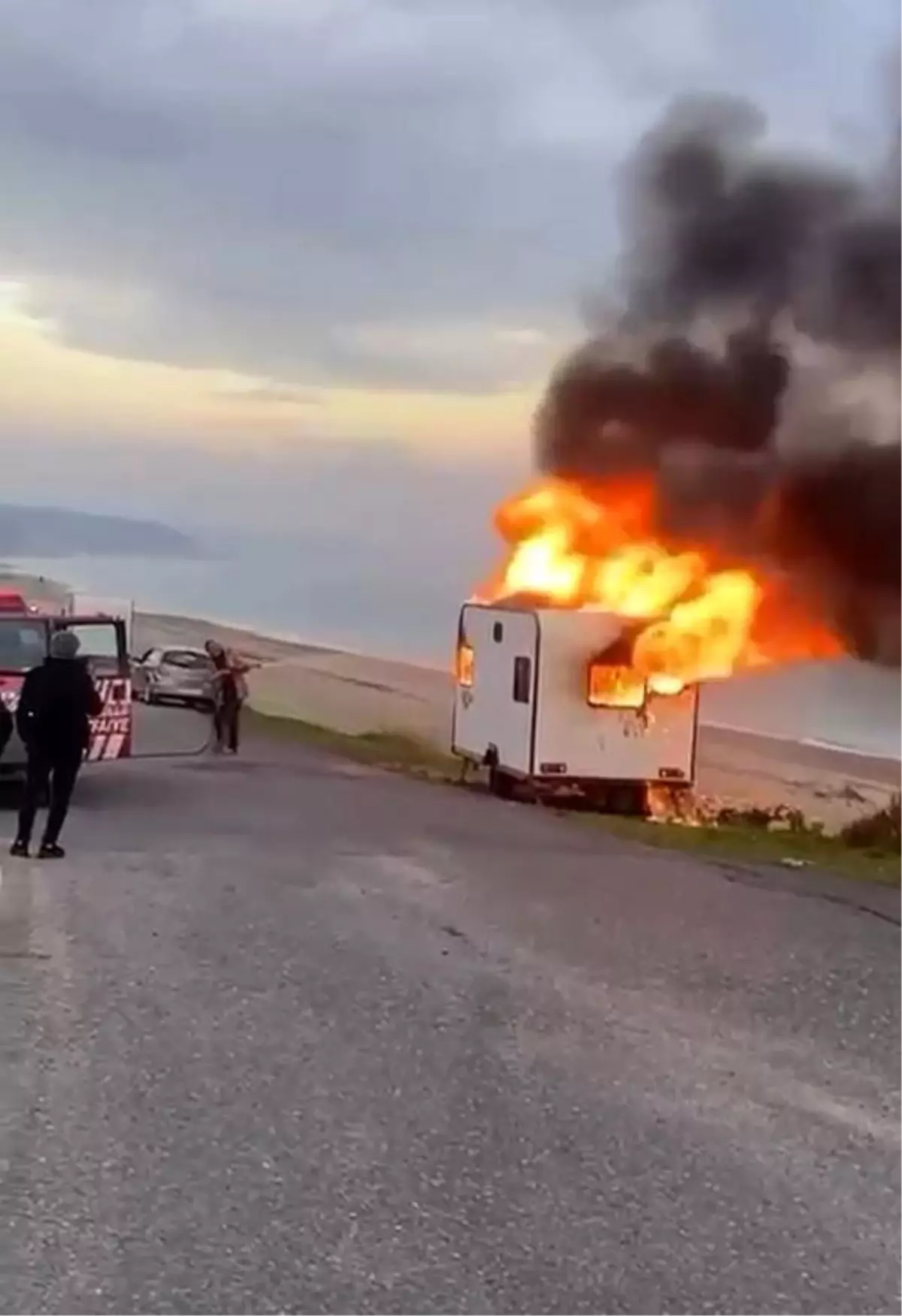 Çatalca’da Karavan Yangını