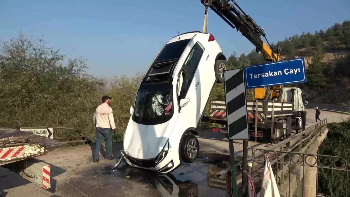 Amasya’da Köprüden Çaya Uçan Araçtaki Çocuklar Kurtarıldı