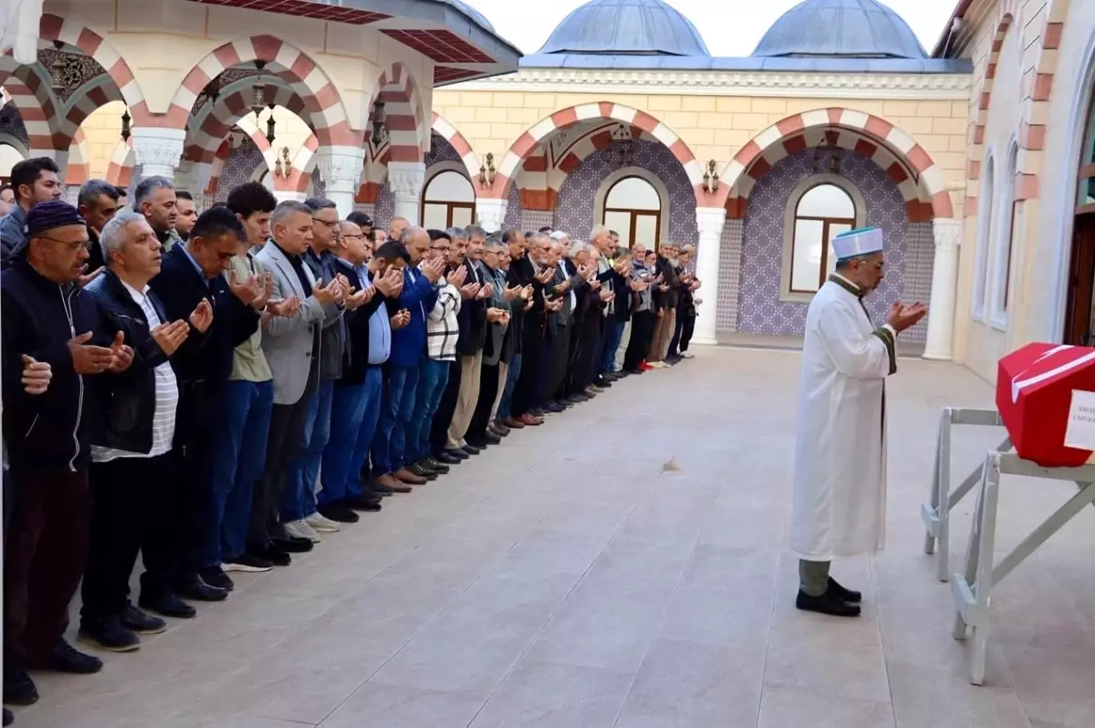 Emekli Polis Mehmet Pehlivan Son Yolculuğuna Uğurlandı