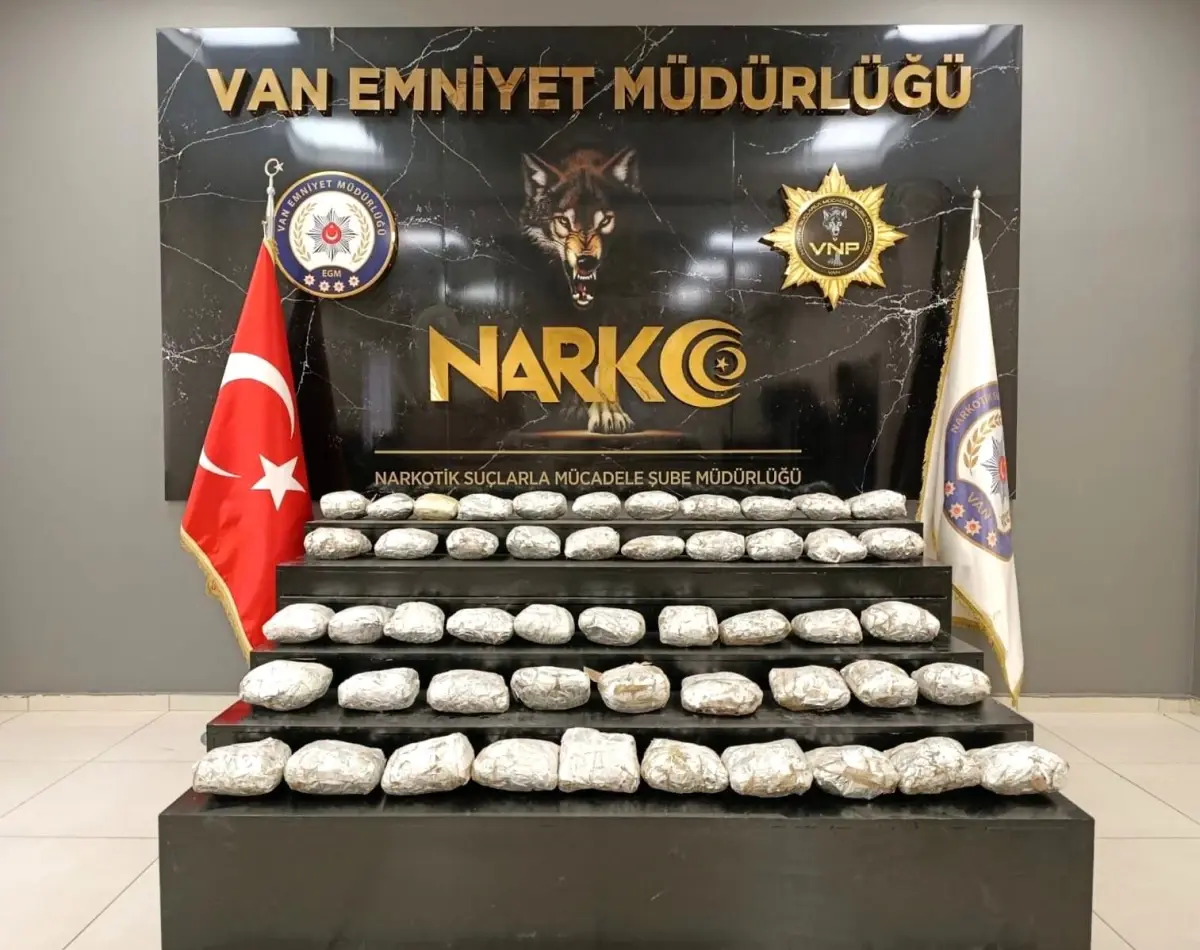 Van’da 19 Kilogram Skunk Ele Geçirildi