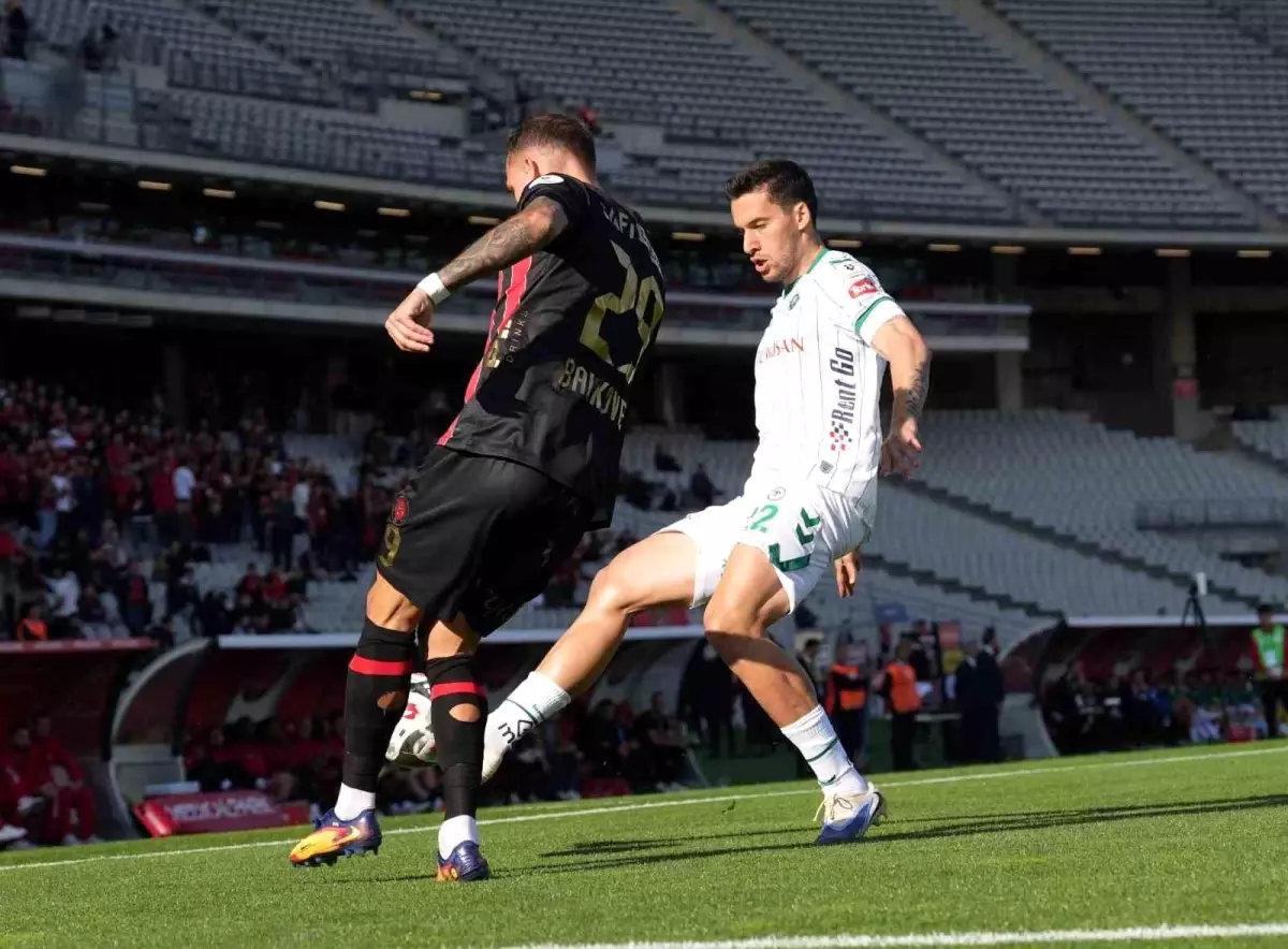 Karagümrük-Konyaspor Maçı Başladı: 12. Hafta Heyecanı