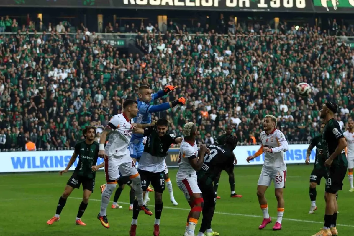 Kocaelispor – Galatasaray Maçı Başladı