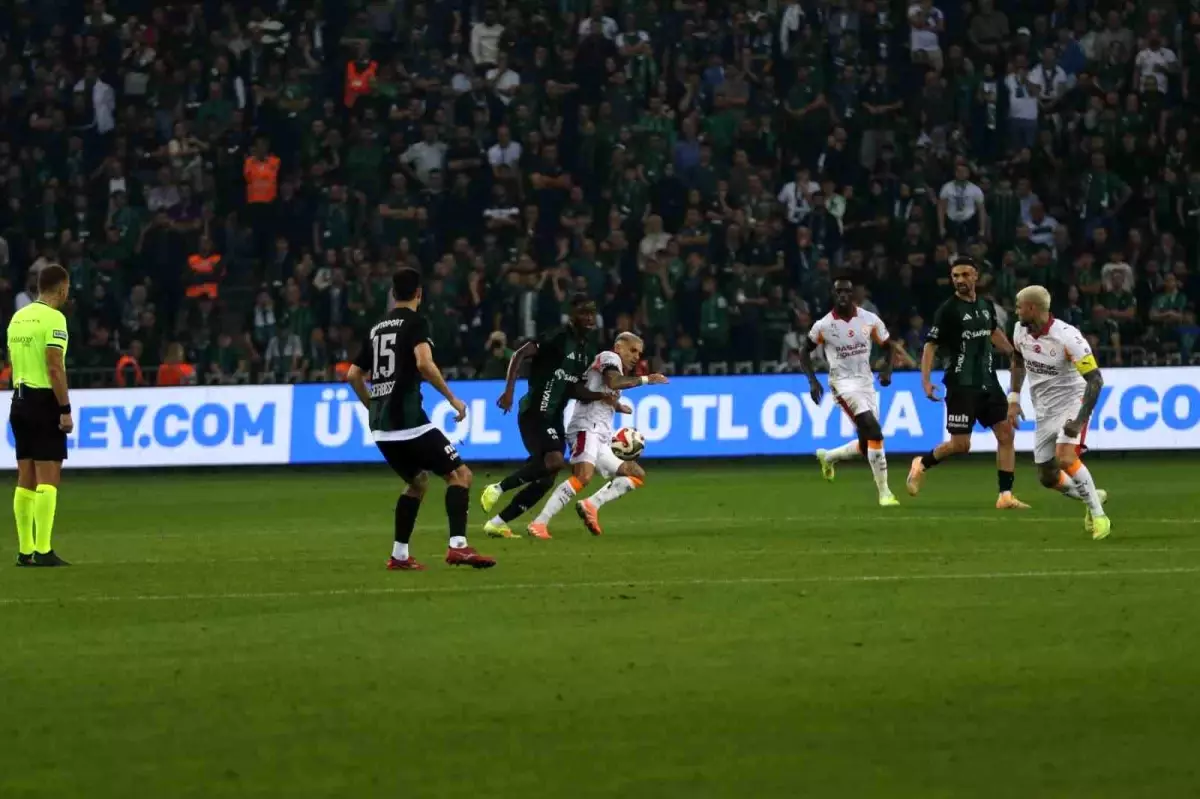 Kocaelispor, Galatasaray’ı 45. Dakikada Şok Golle Geçti: 1-0 İlk Yarı