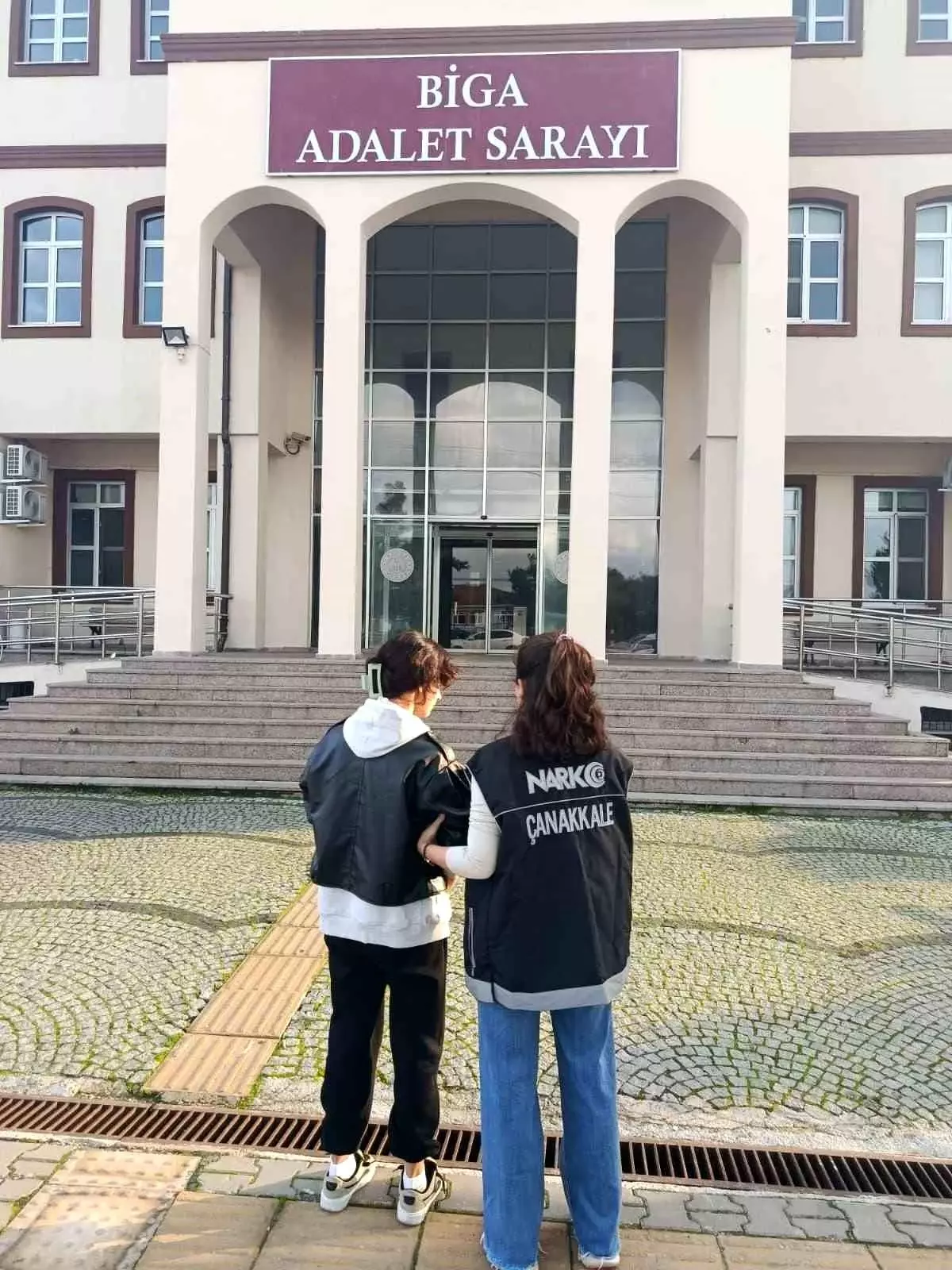 Biga’da Uyuşturucu Şüphelisi Tutuklandı