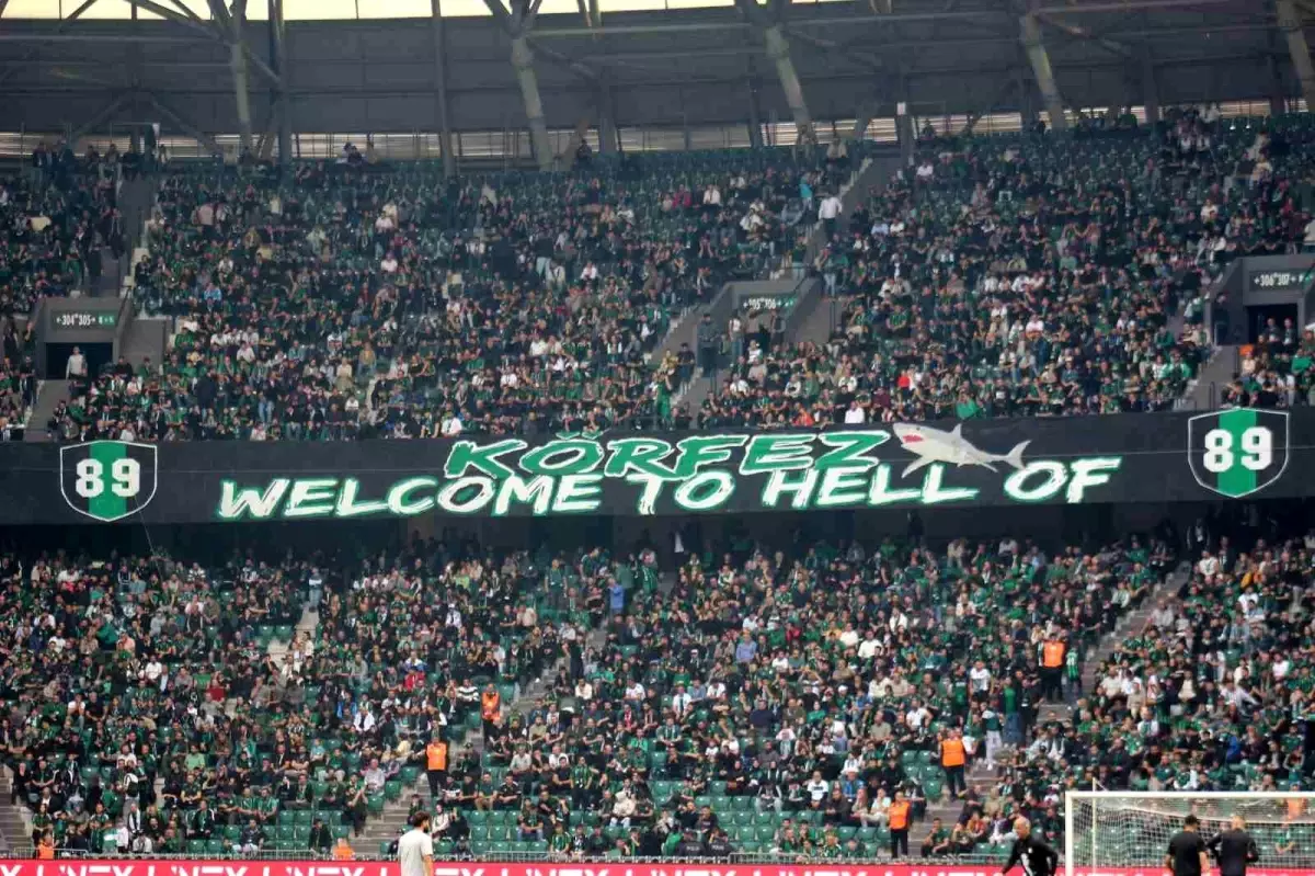 Kocaelispor‑Galatasaray Maçında Rekor Seyirci Şokunu Kırdı