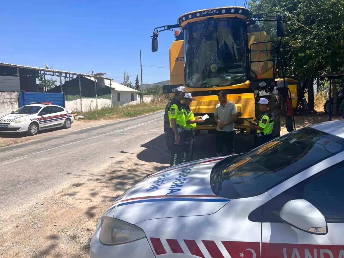 Tarımsal Araç Denetimleri Sürüyor: Aydın’da Biçerdöverler Kontrol Edildi
