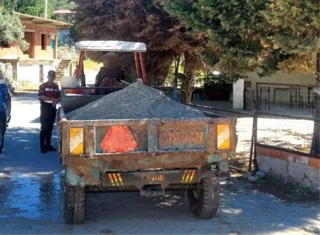 Dere Yatağından Kum Çeken Şahıs Jandarmaya Takıldı