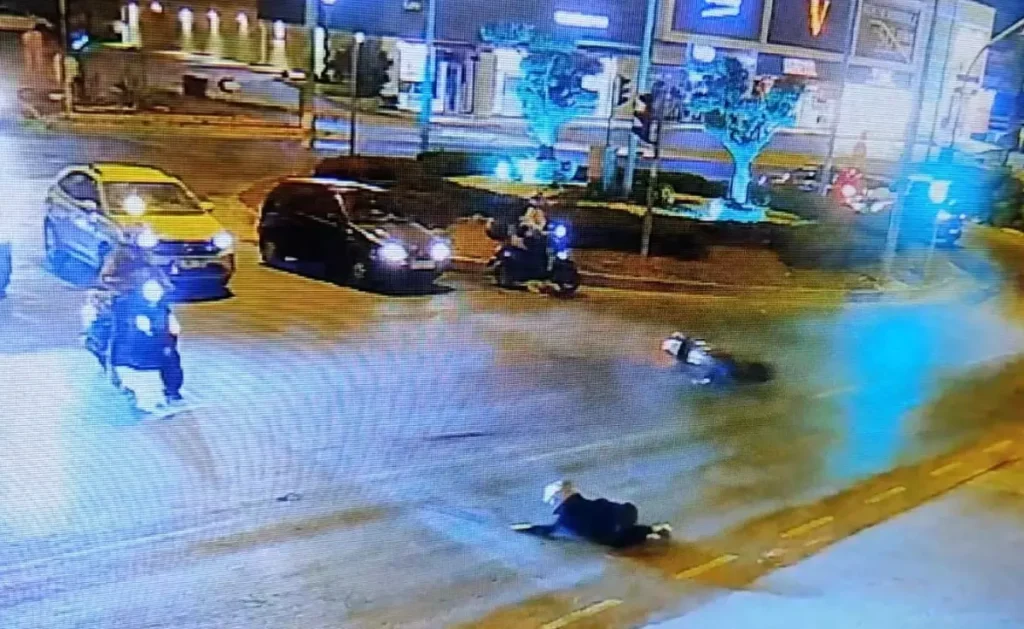 Kırmızı Işık İhlali Kaza Anı Güvenlik Kamerasında