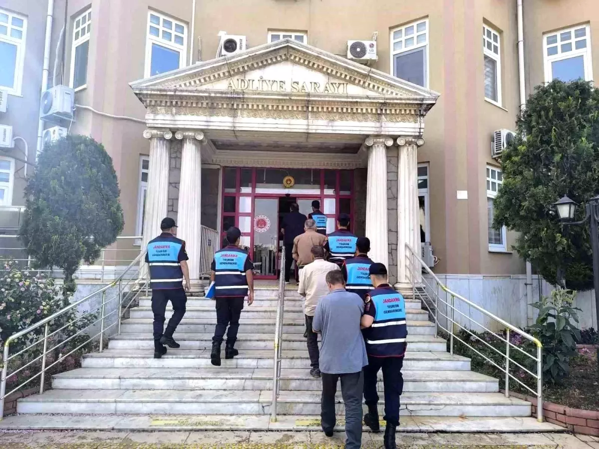 Kaçak Kazıya Jandarma Operasyonu