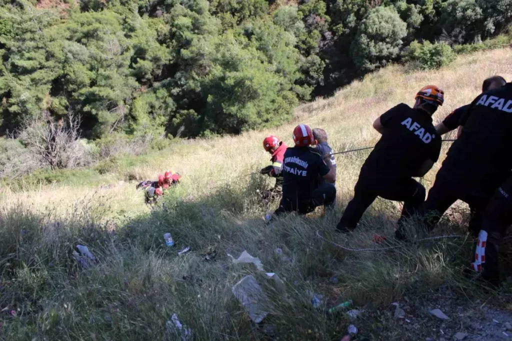 Motosiklet Kazasında Sürücü Uçurumdan Kurtarıldı