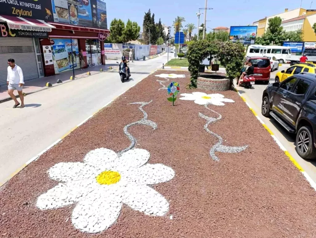 Aydın Büyükşehir Belediyesi Kuşadası’na Yeşil Soluk Veriyor