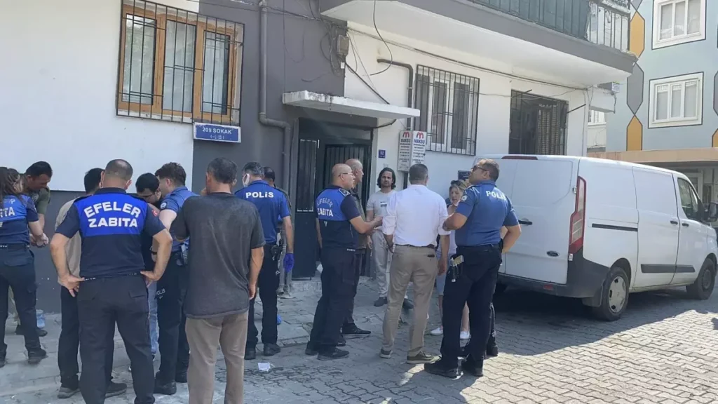 Hayvanseverleri Üzdü: Aydın’da Evden 4 Kamyon Çöp Çıktı