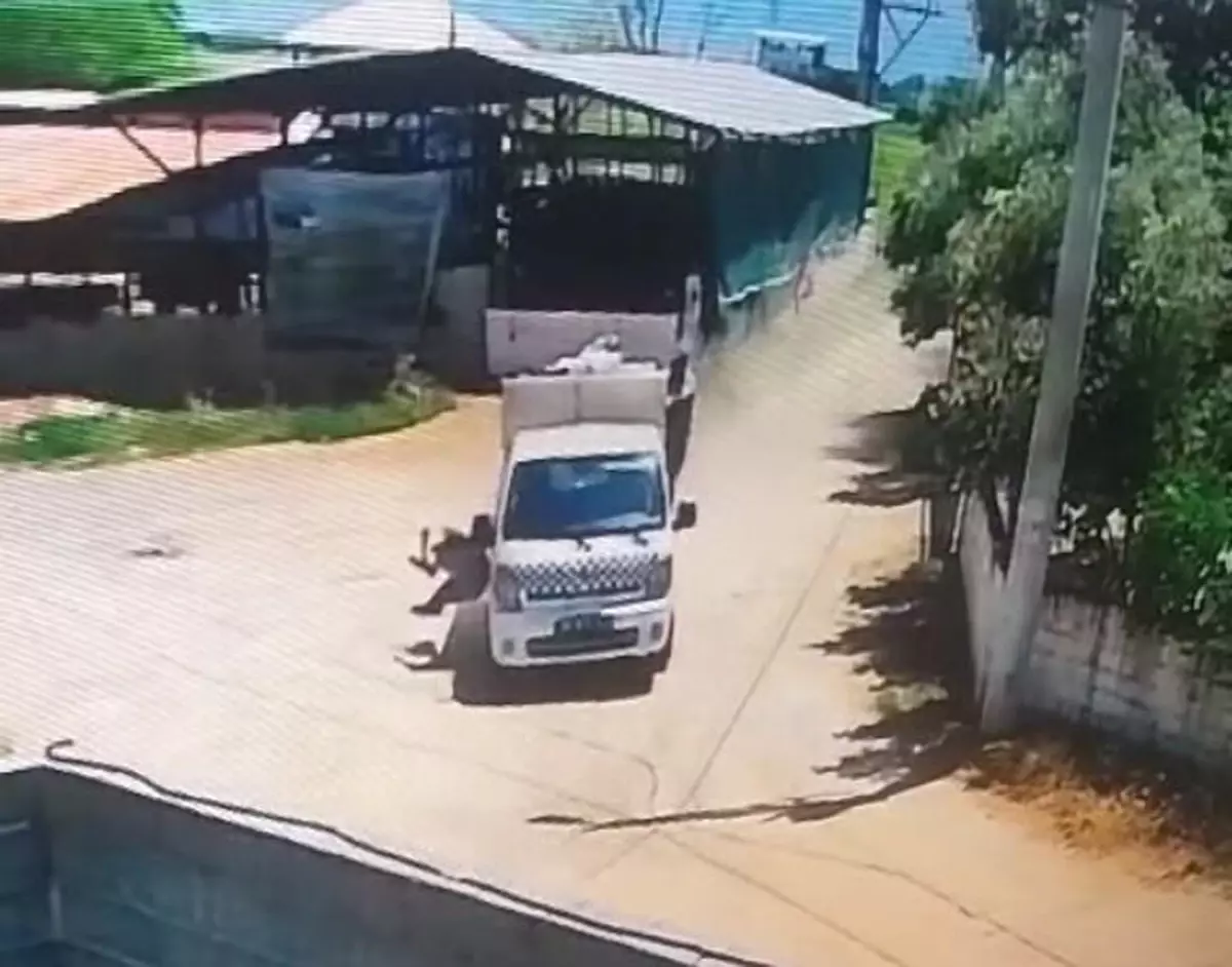 İşçi Çöp Aracından Düşerek Ağır Yaralandı