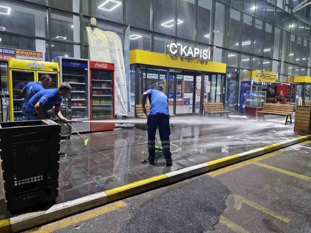 Aydın’da Otogarlarda Temizlik Çalışmaları Sürüyor