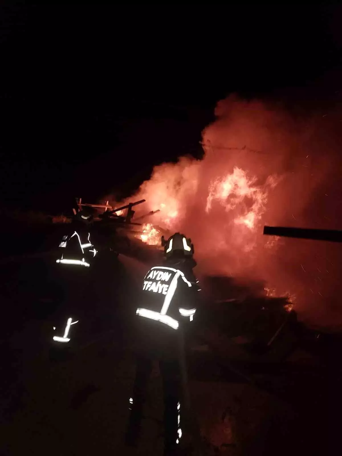 Depo Yangını Kontrol Altına Alındı