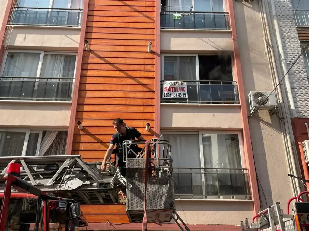 Yangın Efeler’i Korkuttu: Evdeki Yangın Söndürüldü