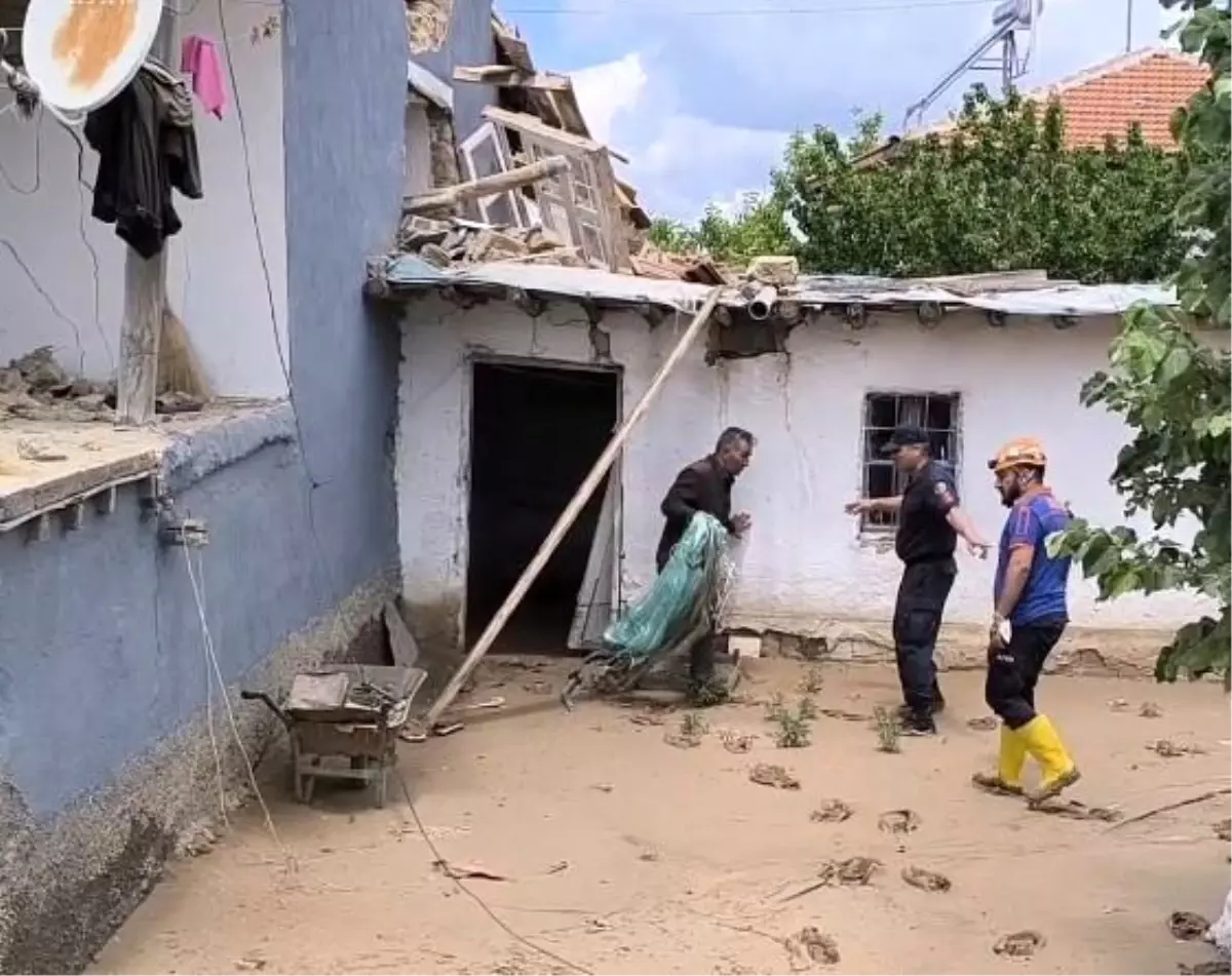 Kırşehir’de Sel Felaketi: Evler Yıkıldı, Yardımlar Devam Ediyor