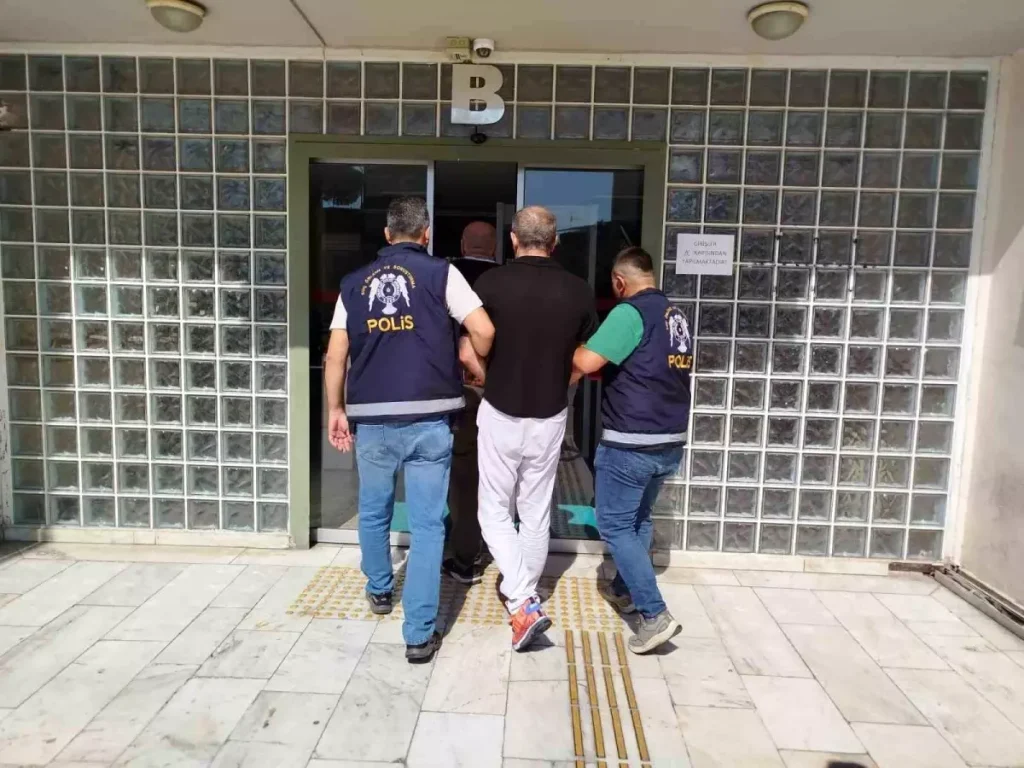 Firari 42 Yıl Hapis Cezasıyla Polis Ekiplerince Yakalandı