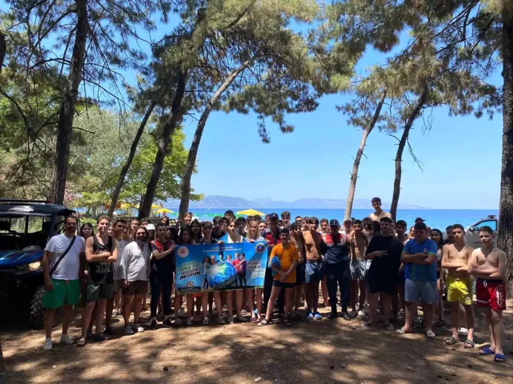 Doğayla Buluşma: Kuşadası’ndaki Öğrencilere Çevre Eğitimi