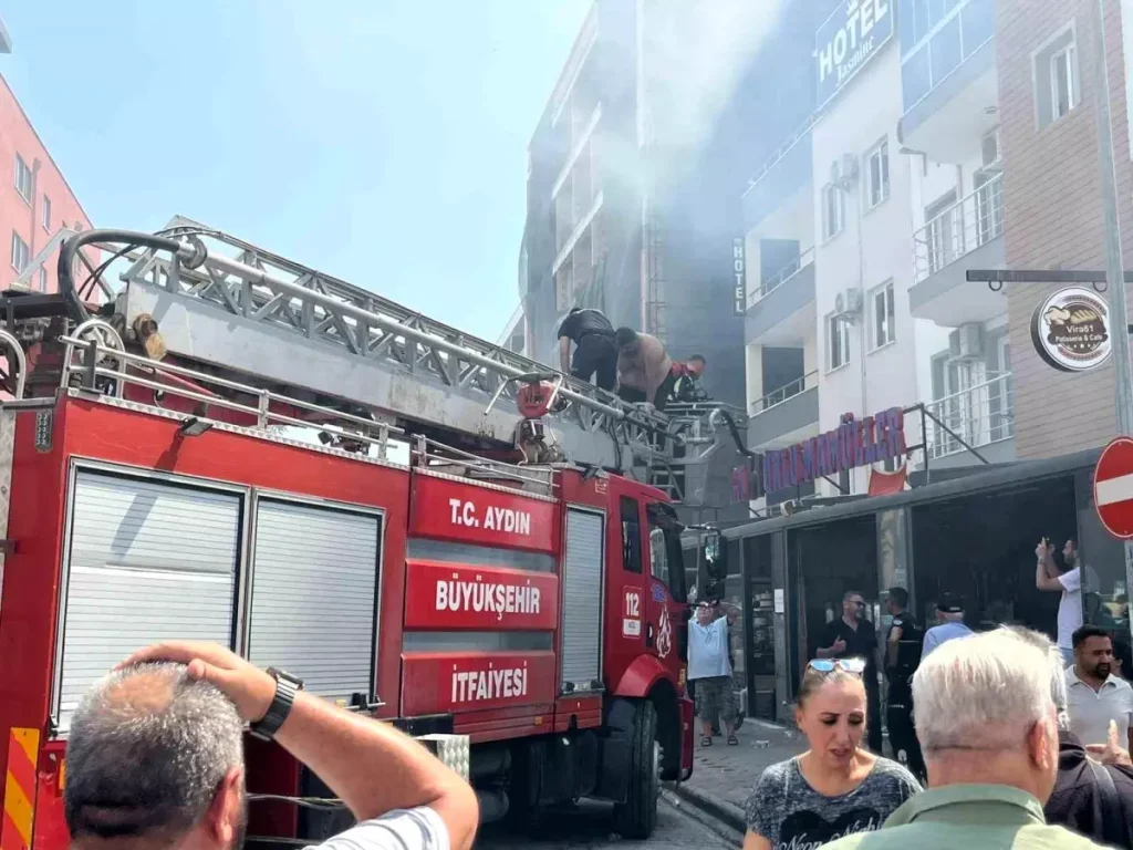 Kuşadası’nda Yangın Paniği: Vatandaş Zor Durumdan Kurtarıldı