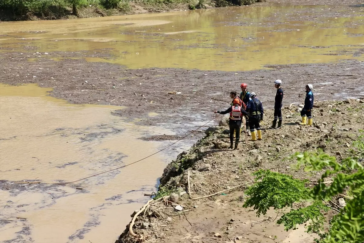 Trabzon’da Yağışın Ardından Kaybolan Kişi İçin Arama Çalışmaları