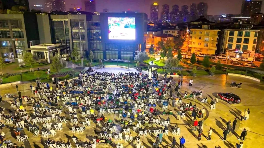 Ümraniye’nin Yeni Sosyal Merkezi: Belediye Meydanı