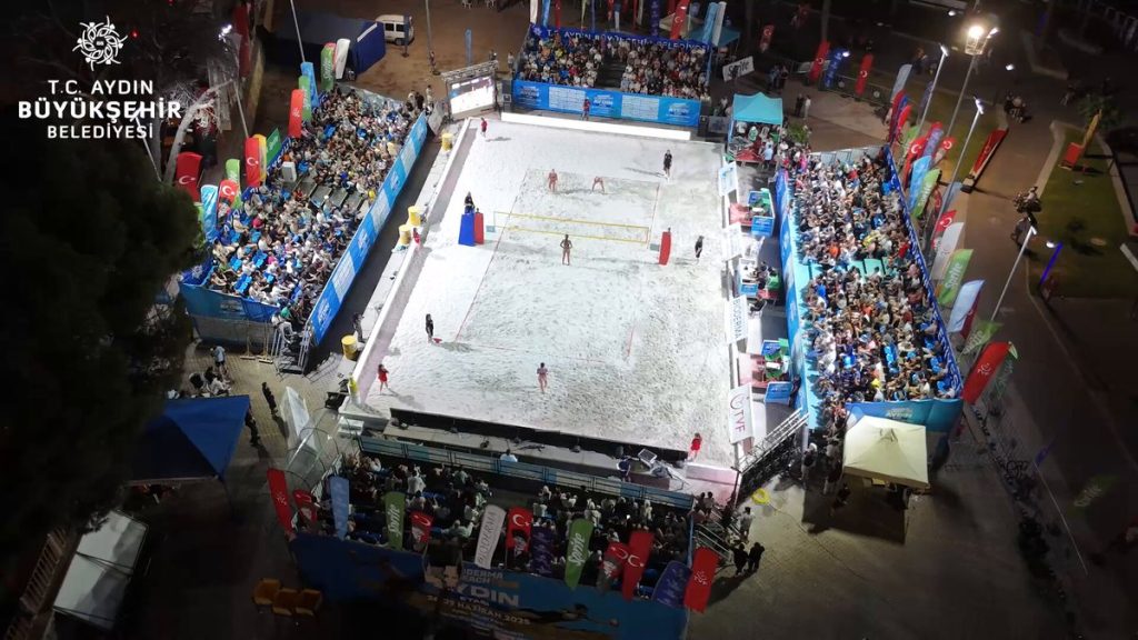 Aydın’da Uluslararası Plaj Voleybolu Heyecanı