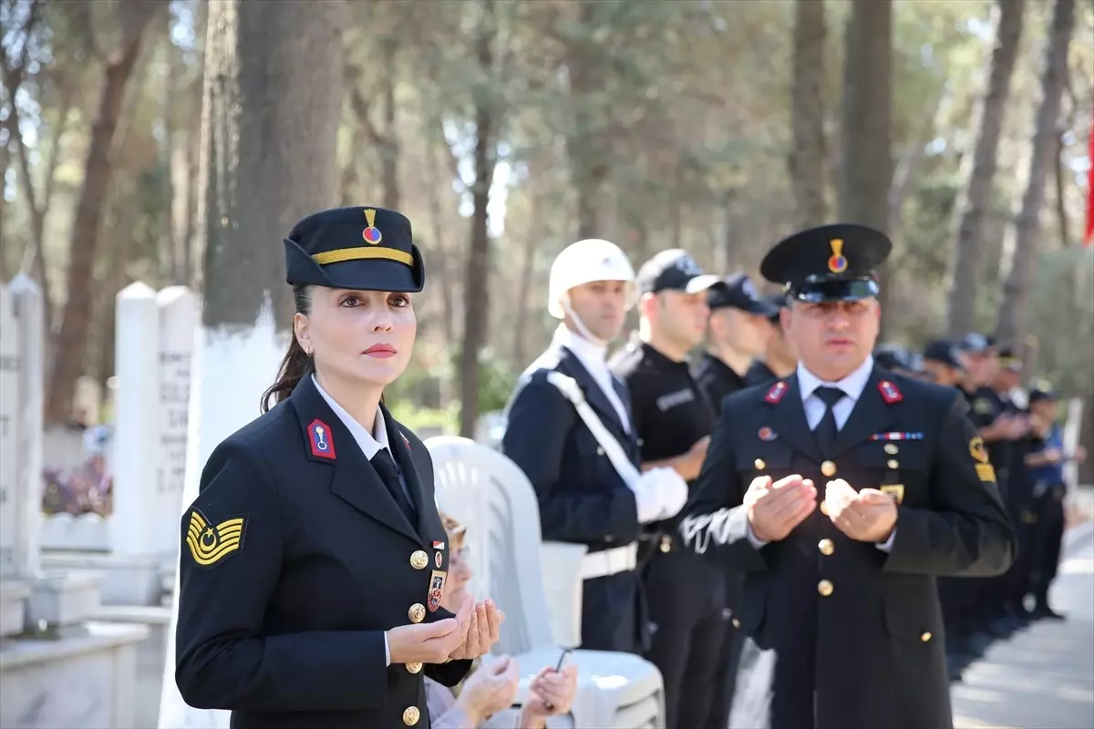 FETÖ’nün Darbe Girişiminde Şehit Olan Polis Memuru Eker Anıldı
