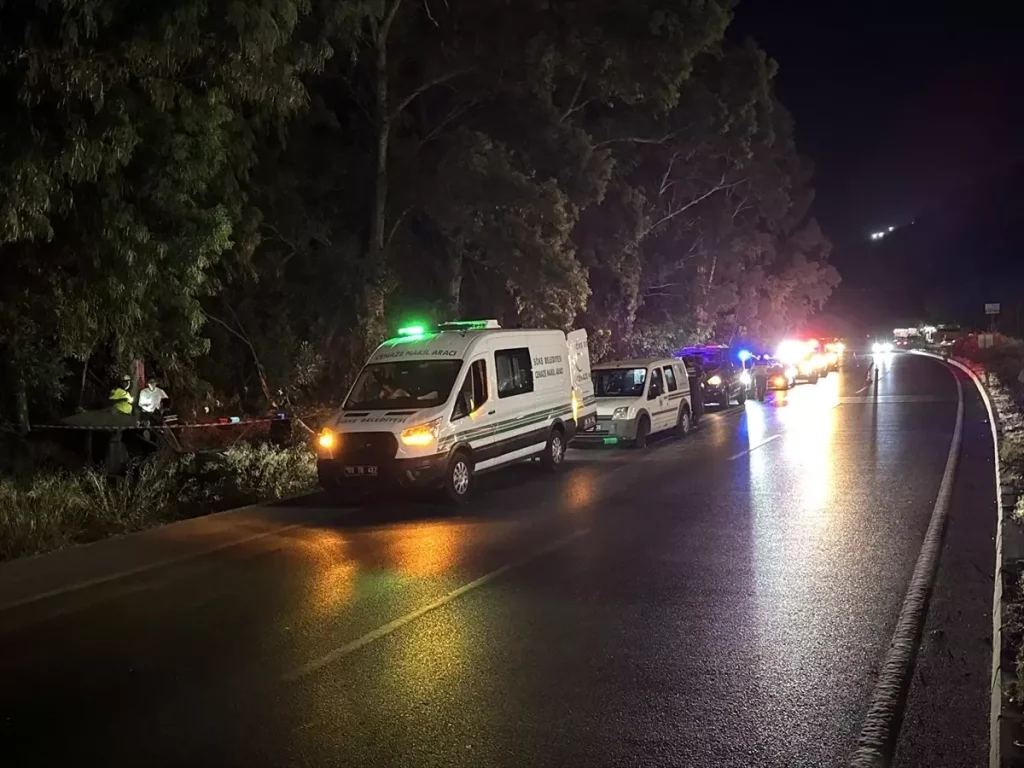 Trafik Kazasında 2 Kişi Hayatını Kaybetti